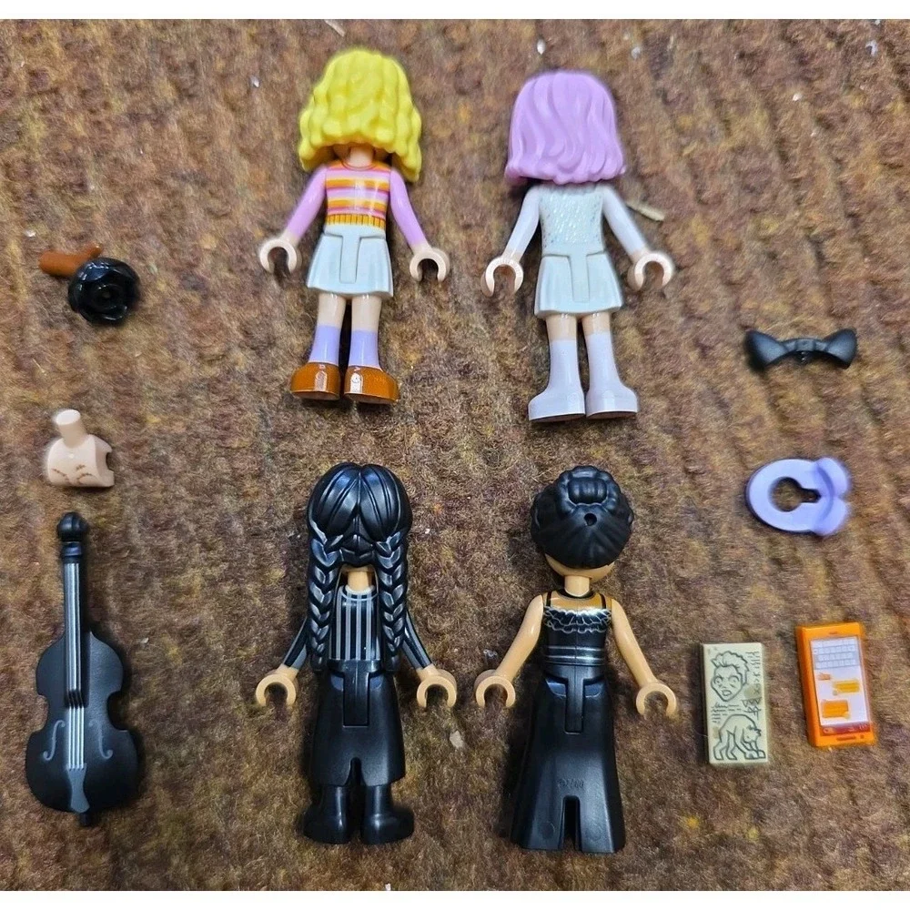 LEGO Friends Wednesday and Enid‎ Minifigures W/ Accessories (76781)